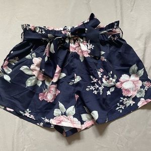 SHEIN Women’s Paperback Shorts